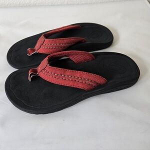 OluKai Hokua Men’s Flip-Flops Size 8 Red Black Mesh Arch Support Slip-On Sandals